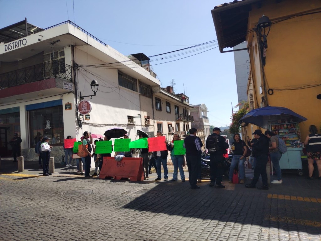 Estudiantes de Universidad Intercultural protestan por el inminente cierre de la carrera de Agroecología en campus&nbsp;Xalapa.