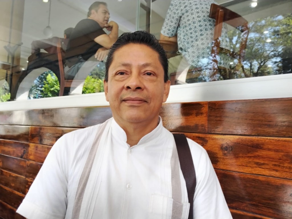 Inspectores fitosanitarios ahora venden vinos y cacahuates, gobierno los obliga ir a&nbsp;mítines.