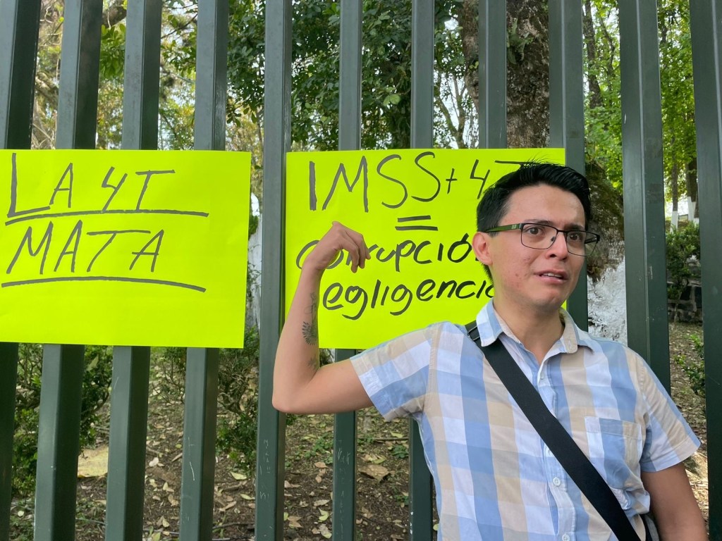 Familiar de paciente con cáncer, denunció que en clínica 11 de Xalapa, su mamá requiere con urgencia ser atendida por un especialista y no hay&nbsp;ninguno.