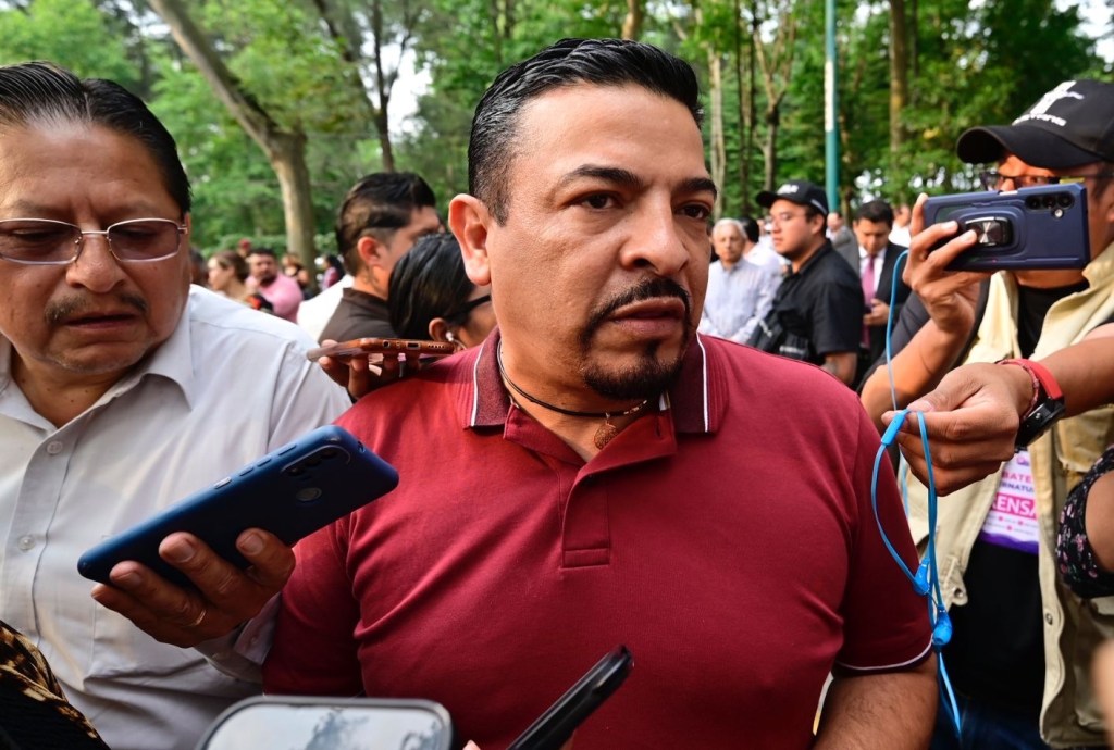 Niega Cazarin que ex edecanes del Congreso, ahora asistentes suyas, hayan sido basificadas.-Admitió viene una basificación pero será hasta que haya consenso con las&nbsp;bancadas.