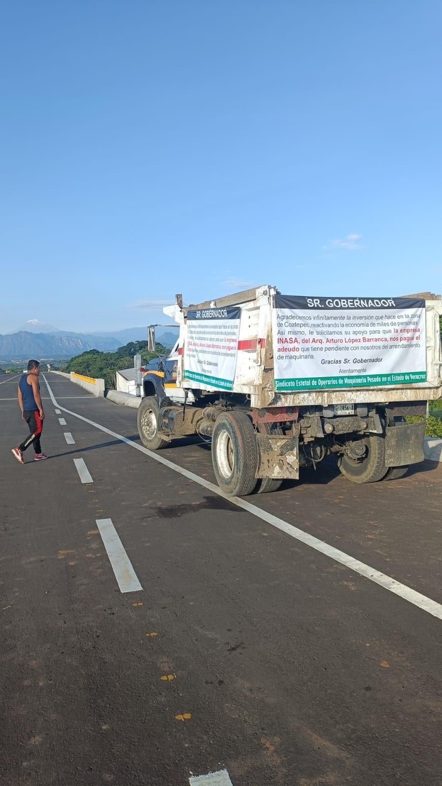 Apenas abrió libramiento de Coatepec y ya advierten con tomarlo por adeudo de&nbsp;constructor