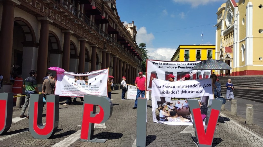 Revisará Sefiplan con Nahle si quiere absorber pago de jubilados que se manifiestan cada&nbsp;jueves.