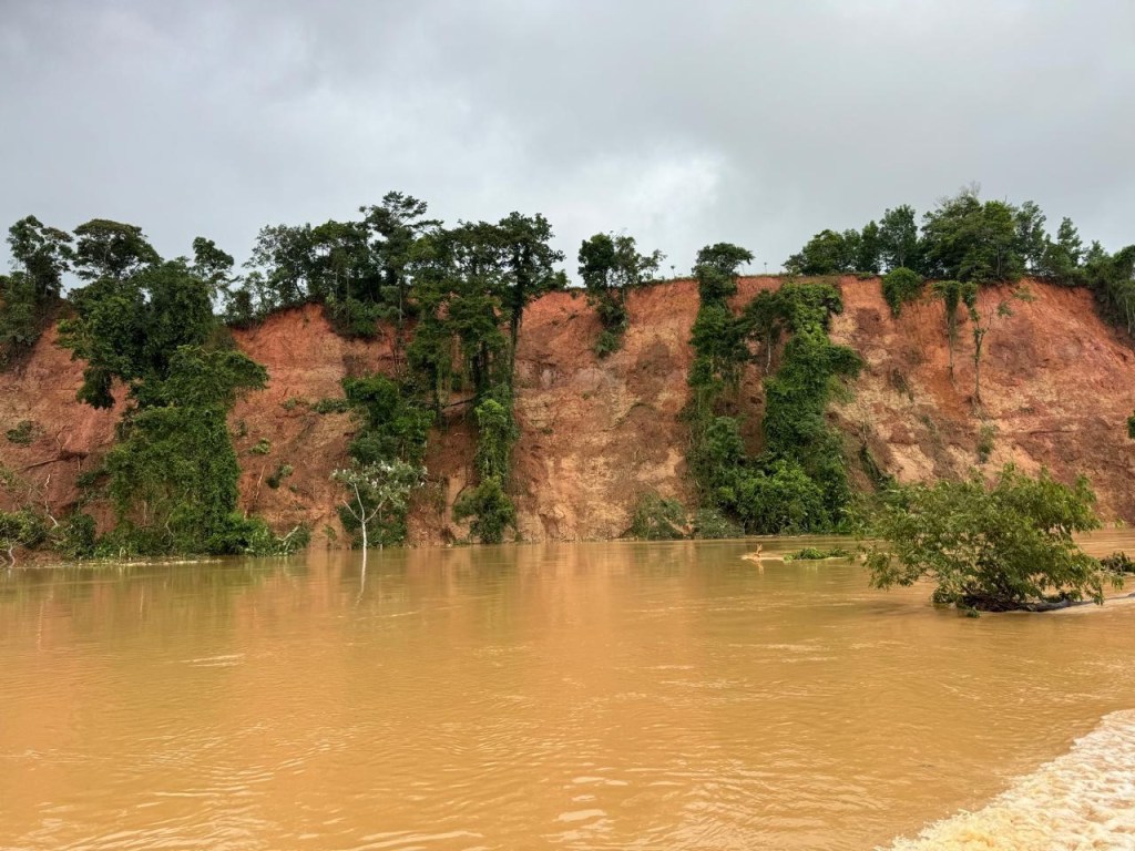 Jesús Carranza clama por ayuda, se acaban suministros de alimentos y no hay paso por inundaciones y&nbsp;deslaves