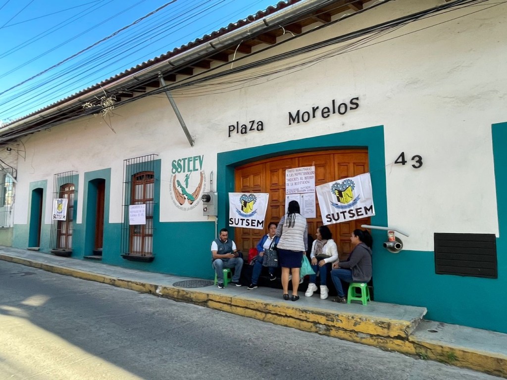 Amanecieron tomadas por trabajadores del SUTSEM, oficinas del&nbsp;SSTEEV.