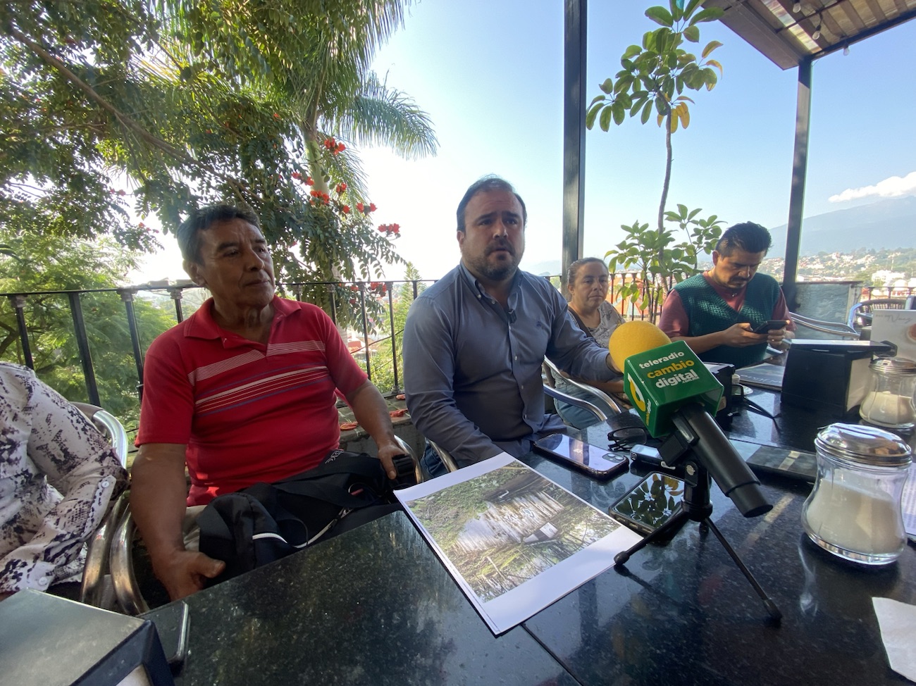 Acusan comunidades de Coatepec a CMAS de dejarlos sin agua varios días y surtir el líquido de mala calidad.