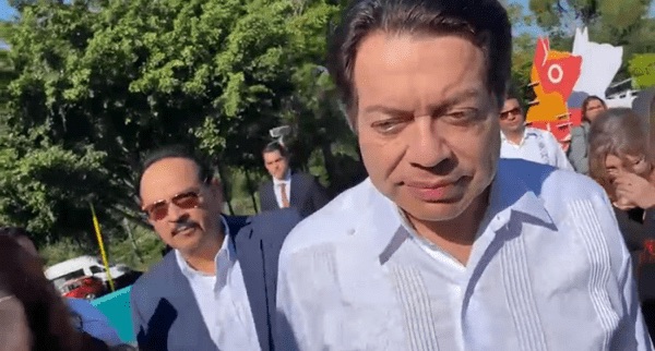 Deberán rescindir contratos las tienditas escolares con las refresqueras? Esto dijo Mario Delgado en Xalapa.