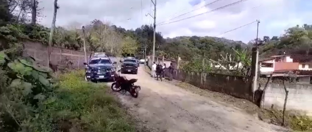 Llevan acabo desalojo parcial en Coatepec, tenian invadida una area verde, en Jinicuil&nbsp;Manso.