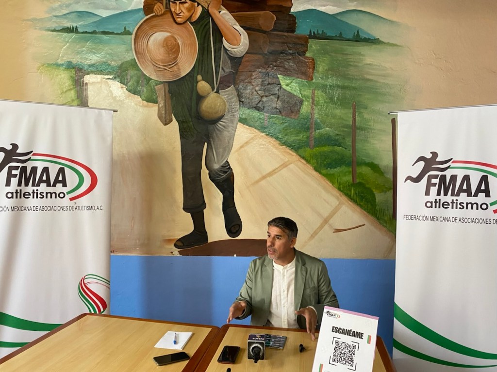 Alertan a atletas de Veracruz que Antonio Lozano ya no forma parte de la Federación Mexicana de Atletismo y cobra ilegalmente pases al nacional de&nbsp;CONADE