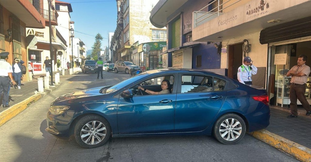 “Lady”, amenaza con balacear a oficiales de&nbsp;Tránsito