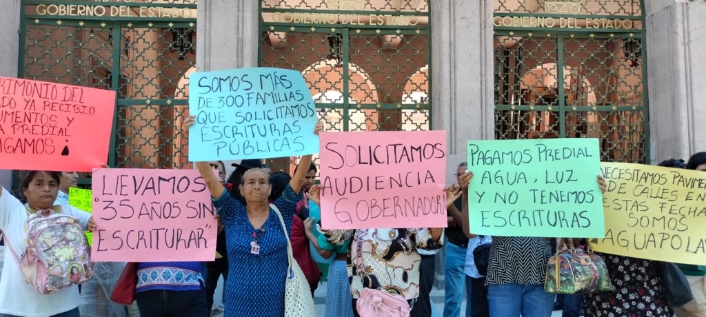 Piden vecinas del puerto de Veracruz escrituras a Nahle; Paty Lobeira les negó regularizar colonias porque son morenistas&nbsp;dicen
