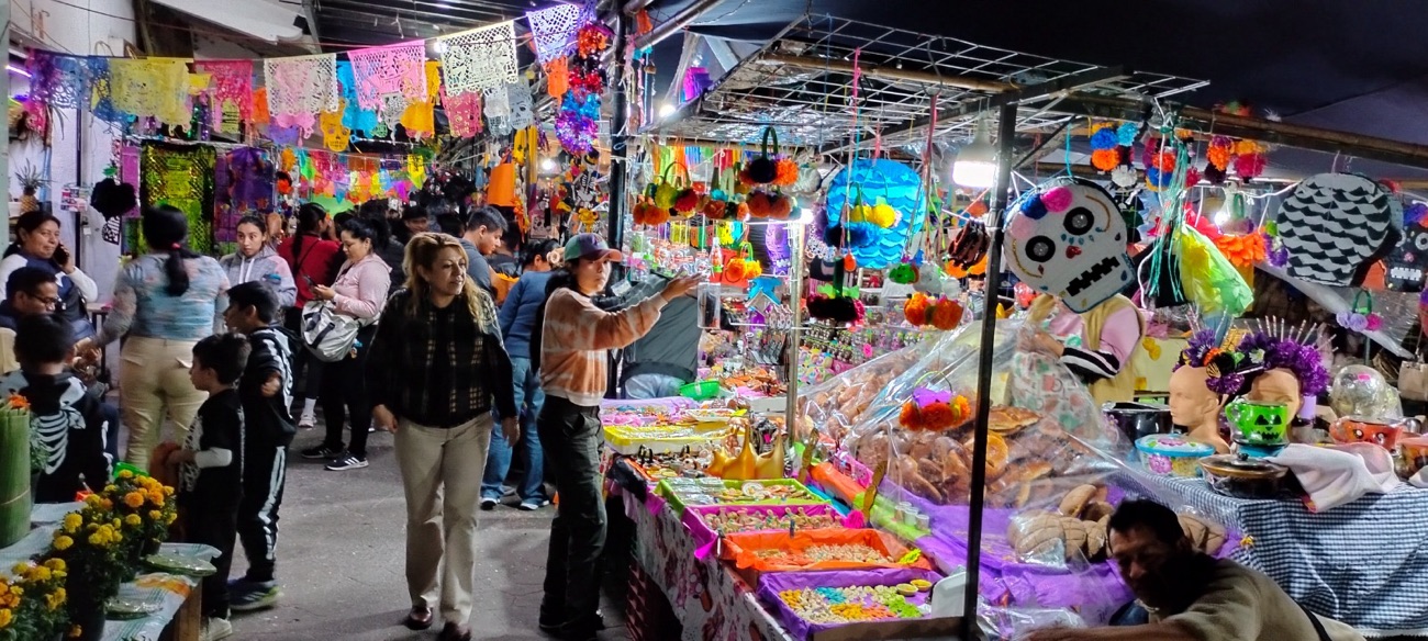 De 800 a 2 mil pesos cuesta poner ofrenda de día de muertos