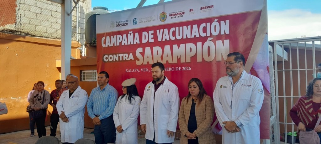 Aplican vacunas y uso de cubrebocas en esta secundaria de Xalapa para prevenir&nbsp;sarampión