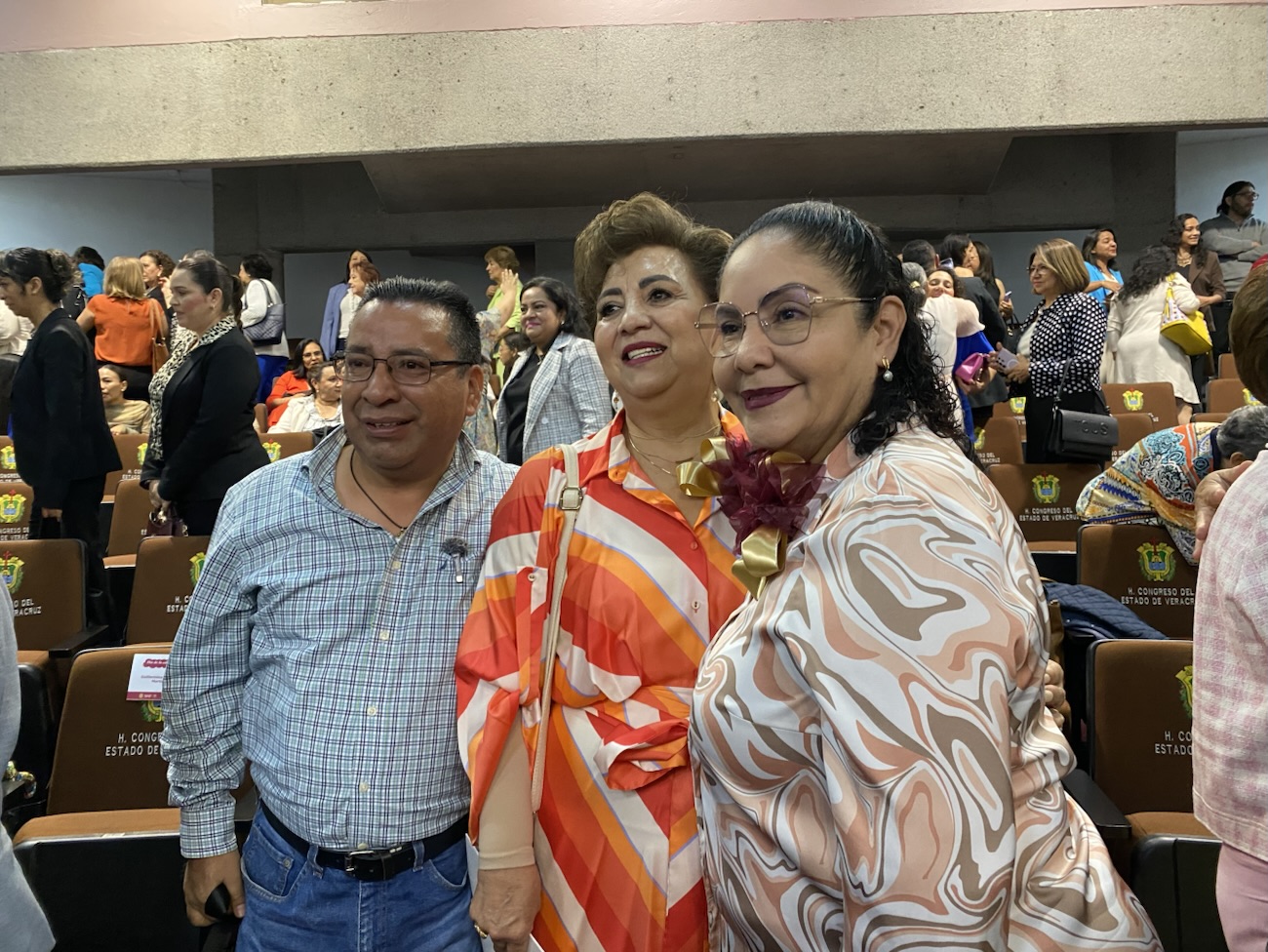 SSP investiga cartulinas con mensajes amenazantes en escuelas de Xalapa y Coatepec: Claudia Tello titular de la SEV