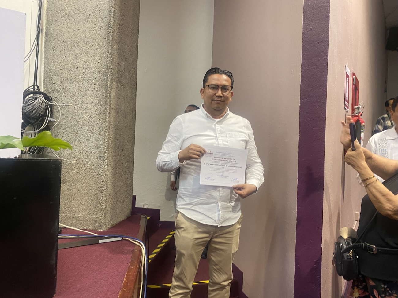 Solo 30 policías cuidan a 30 mil habitantes en Nanchital; alcalde busca ampliar corporación tras secuestro de Roxana