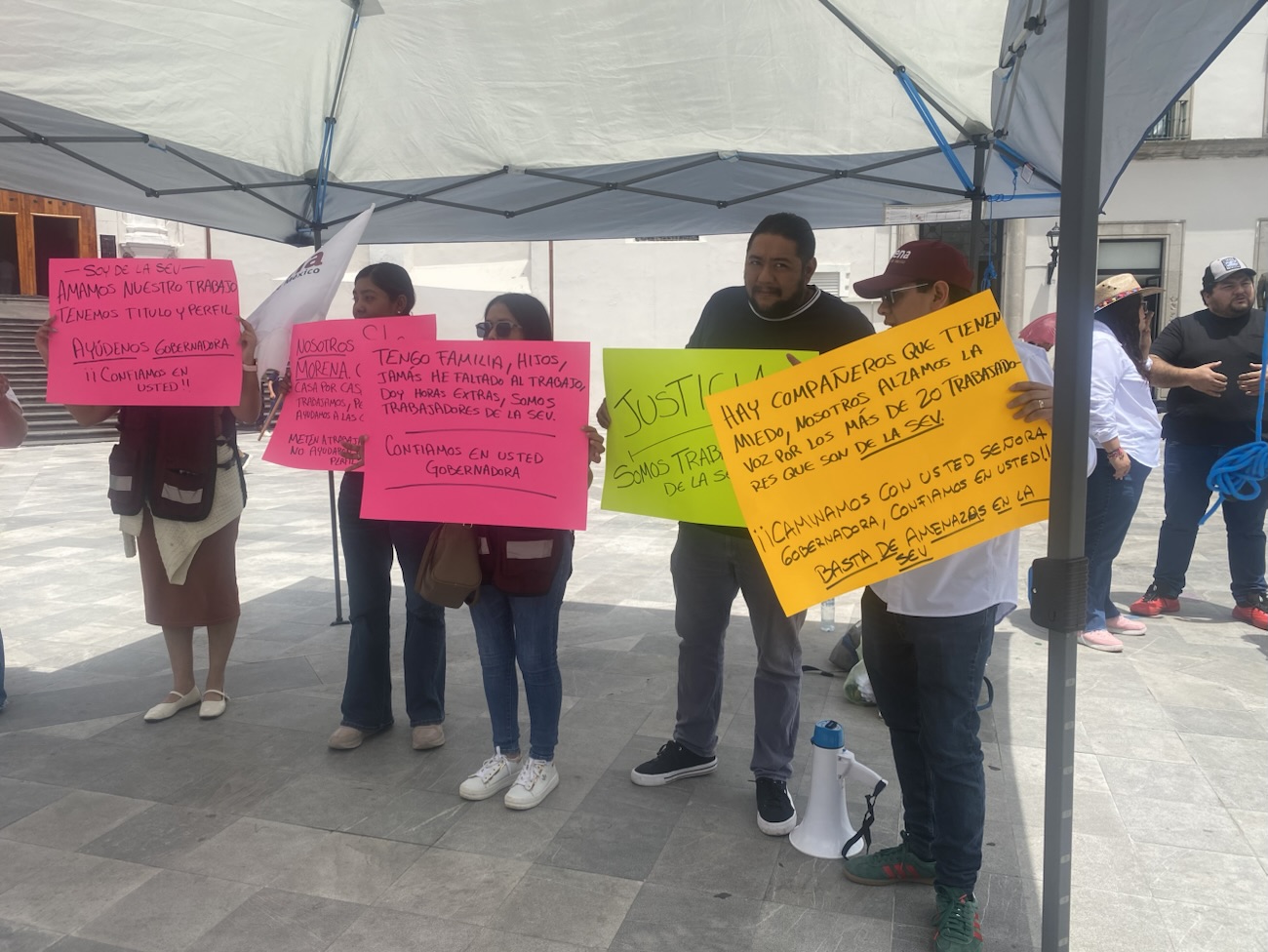 Fueron despedidos 120 trabajadores de la SEV, en los últimos 15 días, narraron en protesta