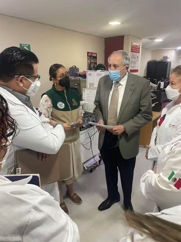 De emergencia llega secretario de Salud federal a Xalapa por brote de sarampión
